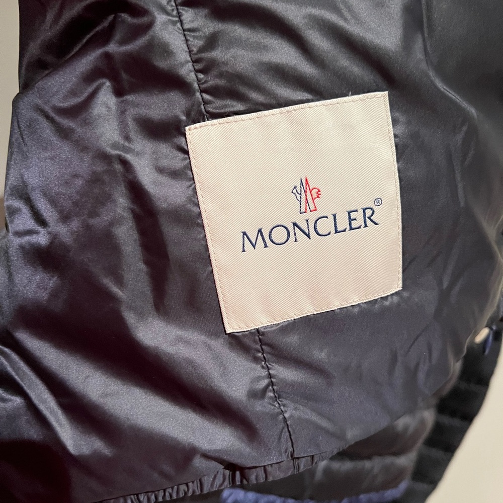 Moncler authentic jacket - Picture 6 of 13